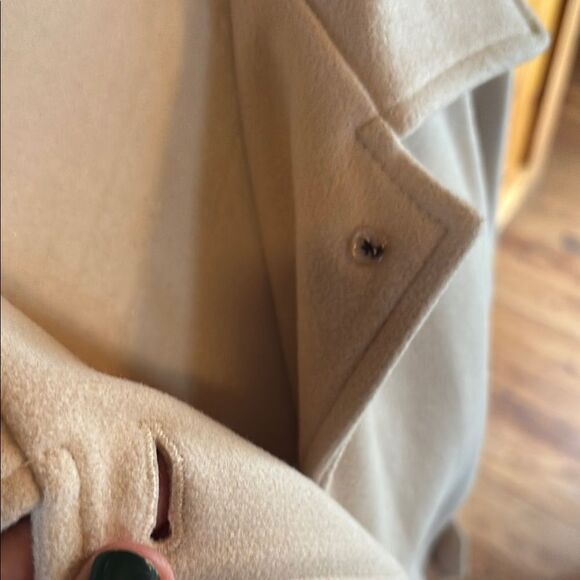 Classic Beige Trench Coat with Black Buttons - Picture 7 of 12